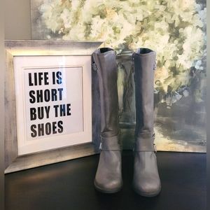 Guess Tall KNEE HIGH Boots Gray Size 7.5 Excellent Like New